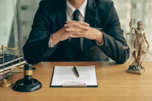 Public Defender or Private Attorney: Which Should You Choose?